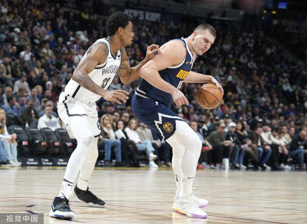 巨额损失的 巨额损失的